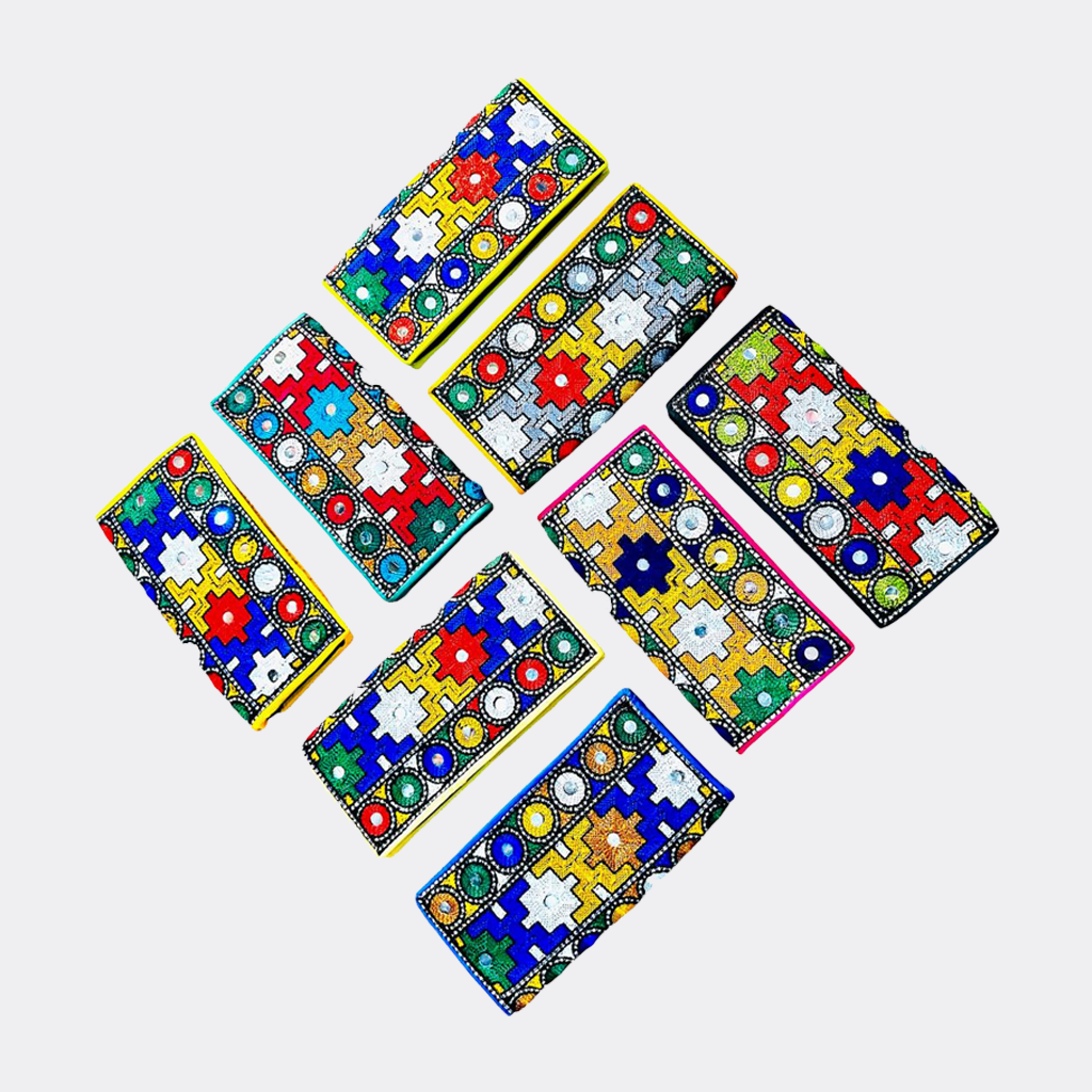 Traditional Wallets For Women's
